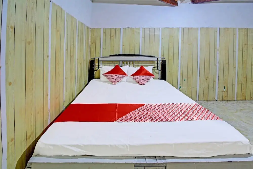 Джомбанг: Coupis Guesthouse by OYO Rooms