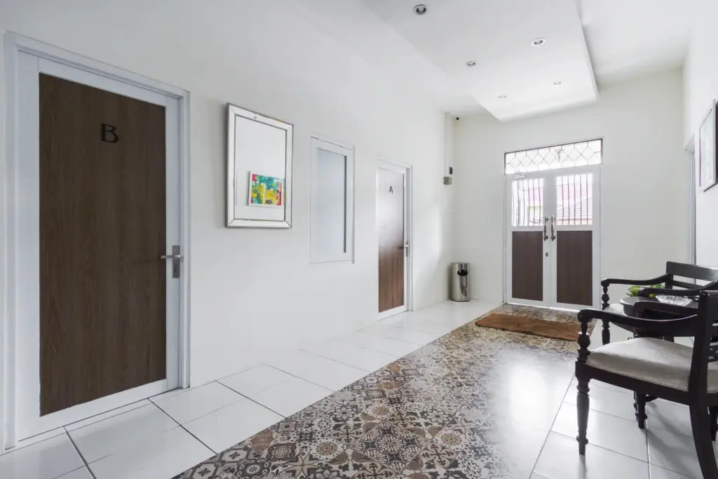 Сиамис: House Of Mahira Syariah by OYO Rooms