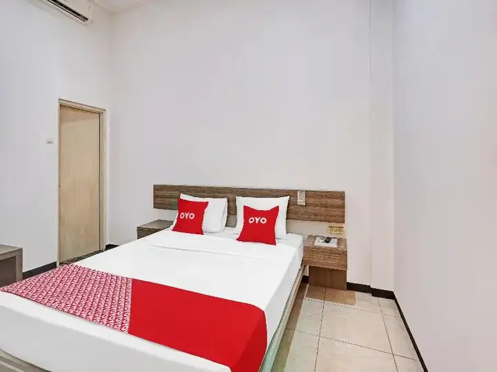Сурабая: Almeira Homestay Syariah Sub by OYO Rooms