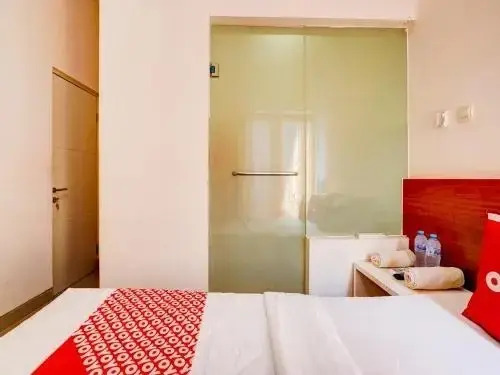 Сурабая: Airport Village Juanda by Oyo Rooms