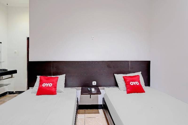 Сурабая: Habibie Homestay Syariah by OYO Rooms