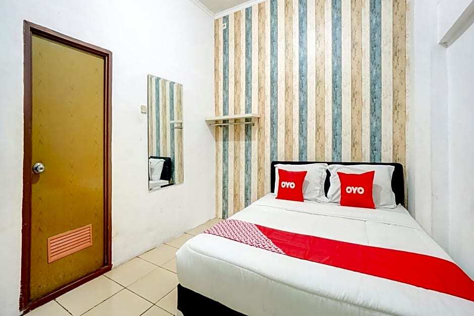 Маланг: OYO Flagship 90502 Holistay Malang New