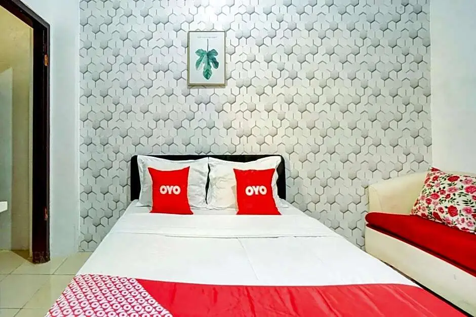 Маланг: OYO Flagship 90502 Holistay Malang New