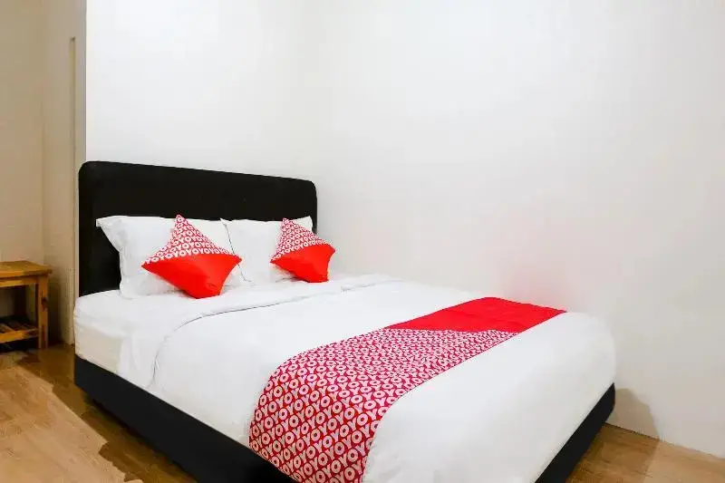 Маланг: D&A Guesthouse Syariah And Rent Car by OYO Rooms
