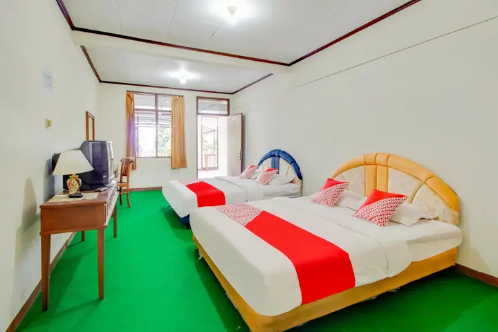 Чипанас: Penginapan Christina by Oyo Rooms