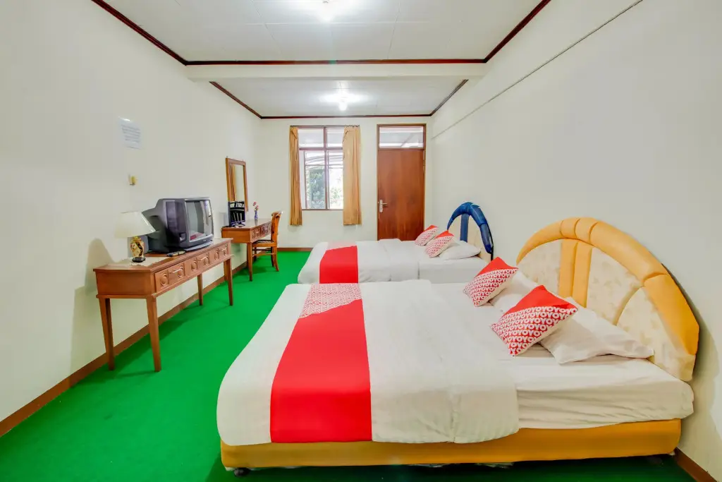 Чипанас: Penginapan Christina by Oyo Rooms