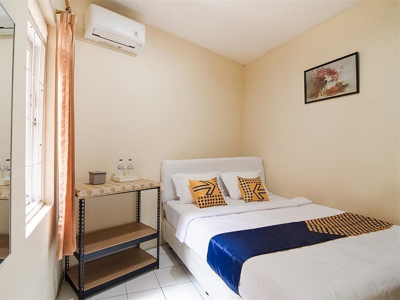 Богор: Spot On 3988 Kost Carmelia Baranangsiang Syariah