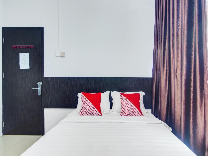 OYO 90419 Azzahra Homestay Syariah — фото 1