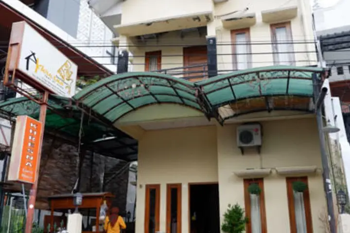 Джокьякарта: Khresna Guest House Malioboro RedPartner