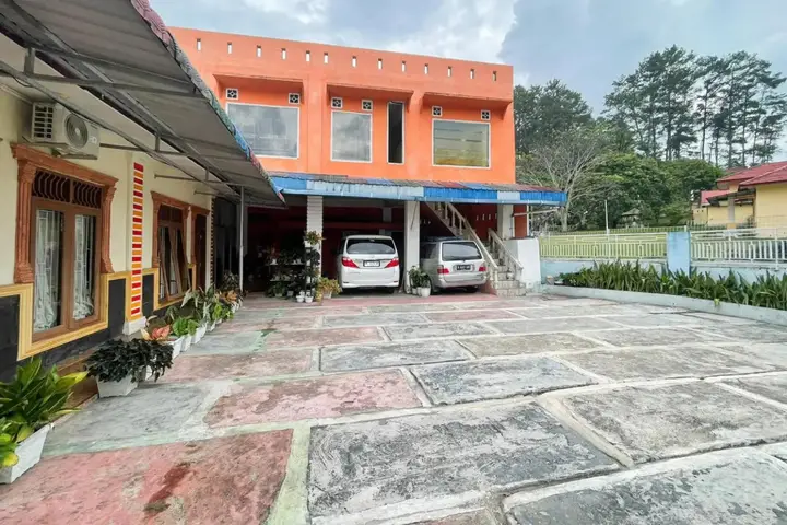 Озеро Тоба: Hotel Harapan Isyes