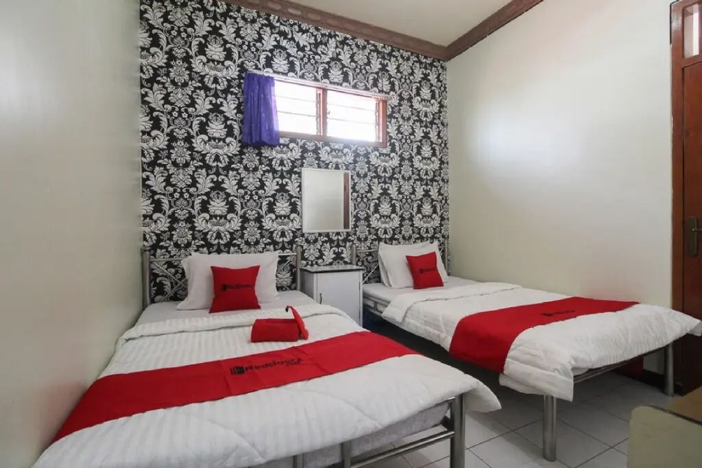 Магетан: RedDoorz near Sarangan Lake