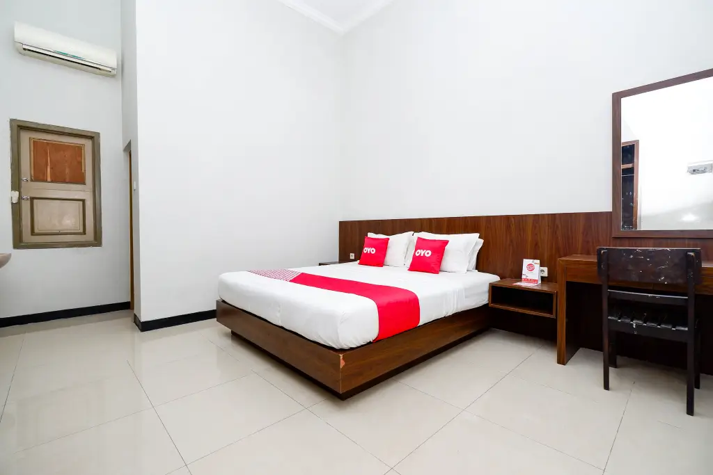 Тегал: Super OYO 2436 Hotel Kencana
