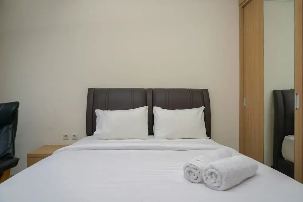 Elegant Studio at Menteng Park Apartment — фото 1