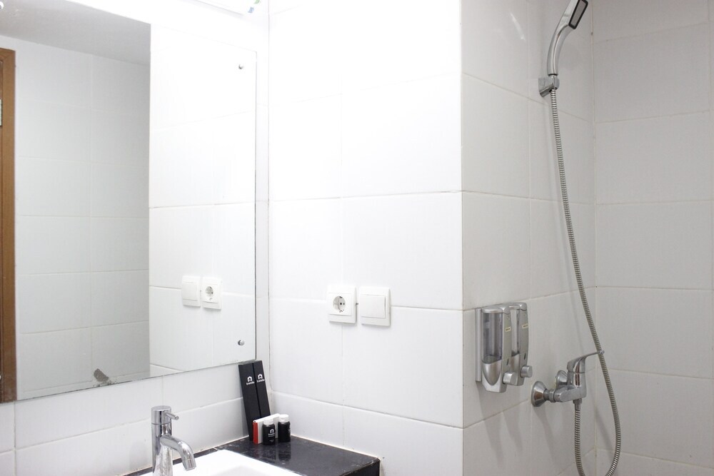 Бандунг: Scenic Studio at Beverly Dago Apartment near Sabuga