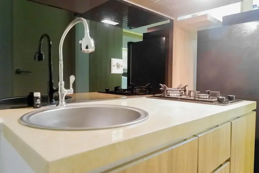 Сурабая: High Floor Studio Apartment at Orchard Tower Supermall Mansion