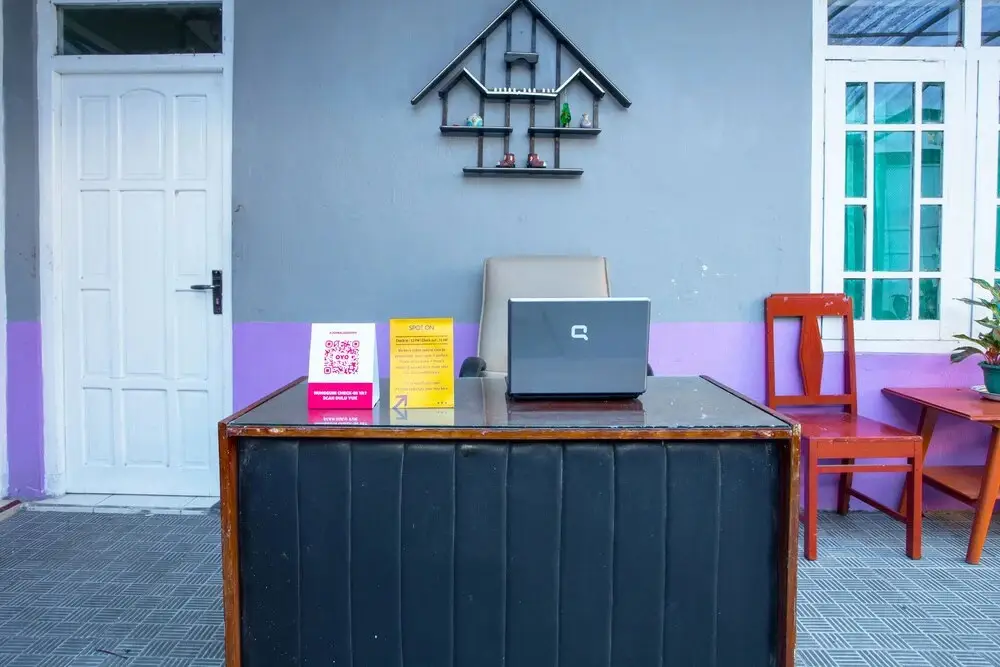 Вонособо: SPOT ON 2719 Homestay Rizqi Syariah - Hostel
