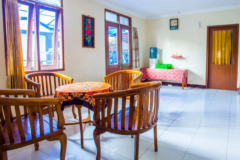 Вонособо: SPOT ON 2719 Homestay Rizqi Syariah - Hostel
