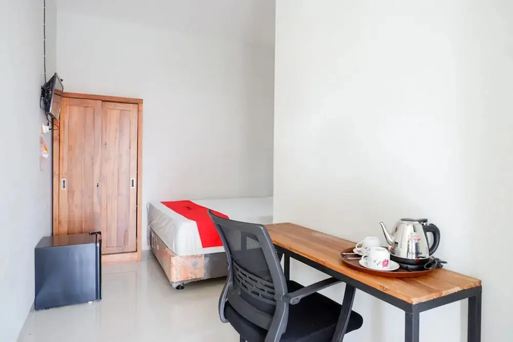 Тегал: RedDoorz Plus Syariah near Stasiun Tegal 2
