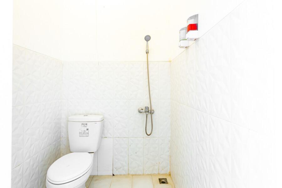 Караганьяр: RedDoorz near Grojogan Sewu Tawangmangu