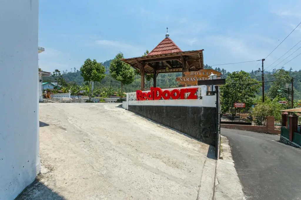 RedDoorz near Grojogan Sewu Tawangmangu — фото 1