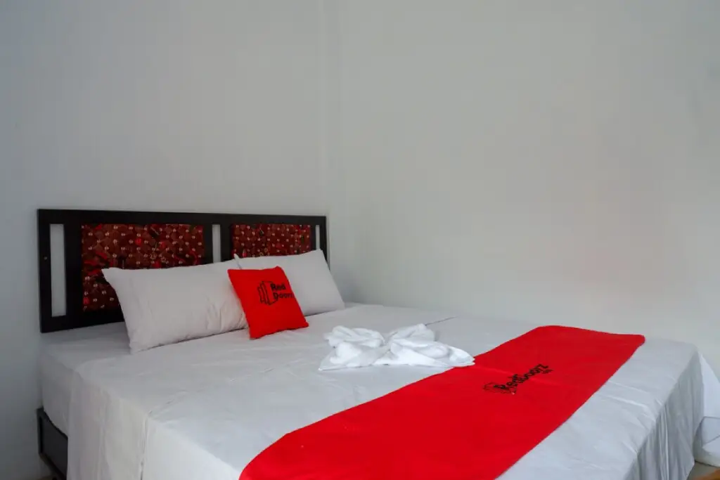 Тегал: RedDoorz Syariah near Alun Alun Balai Kota Tegal