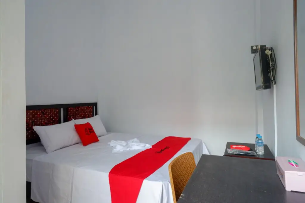 Тегал: RedDoorz Syariah near Alun Alun Balai Kota Tegal