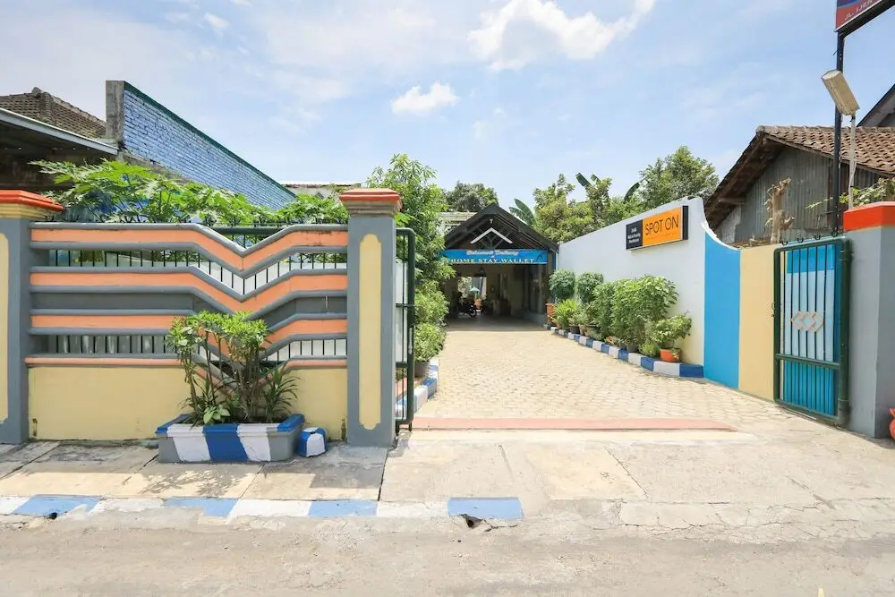 Лумаджанг: OYO 2440 Wallet Family Residence Syariah