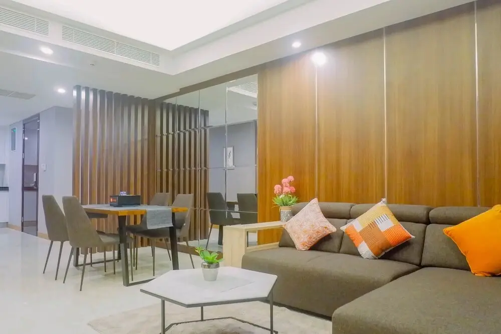 Сурабая: Luxurious & Spacious 2BR Apartment at One East Residences