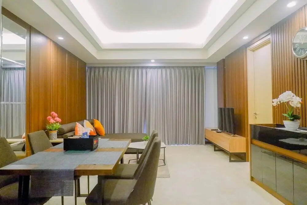 Сурабая: Luxurious & Spacious 2BR Apartment at One East Residences