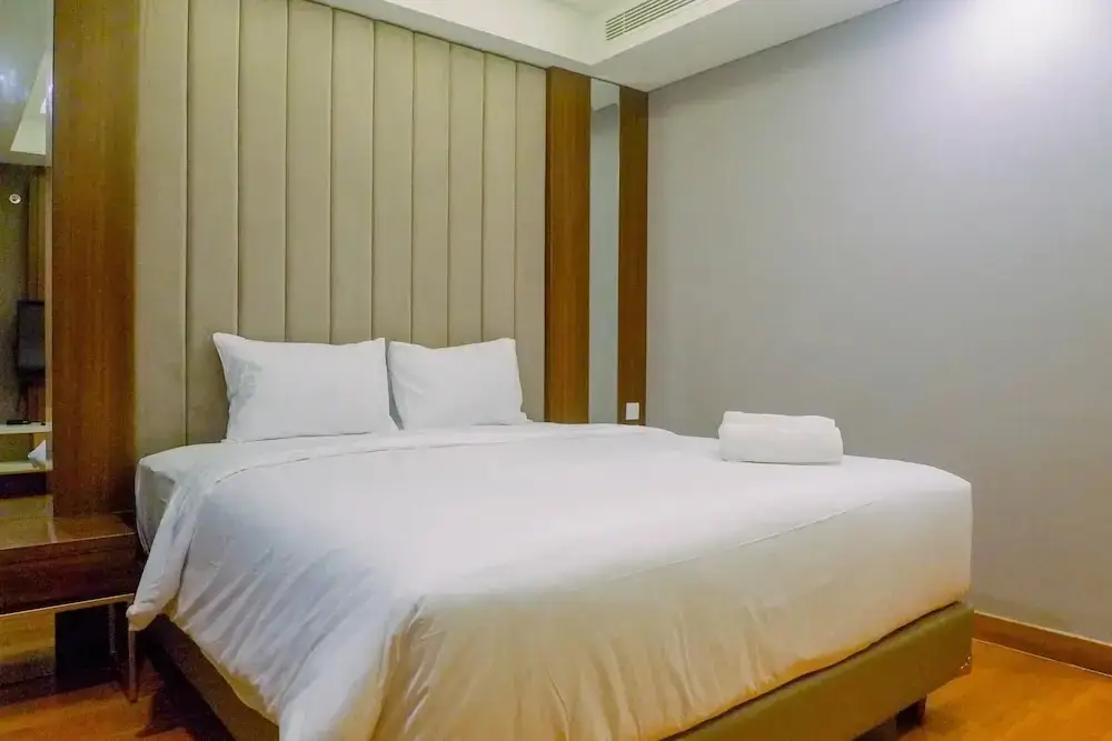Сурабая: Luxurious & Spacious 2BR Apartment at One East Residences