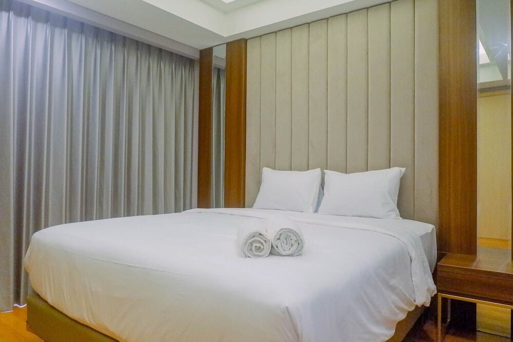 Сурабая: Luxurious & Spacious 2BR Apartment at One East Residences