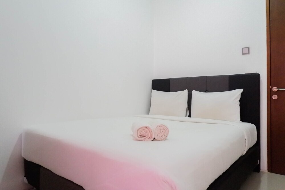 Сурабая: High Floor with City View 2BR Apartment at The Linden