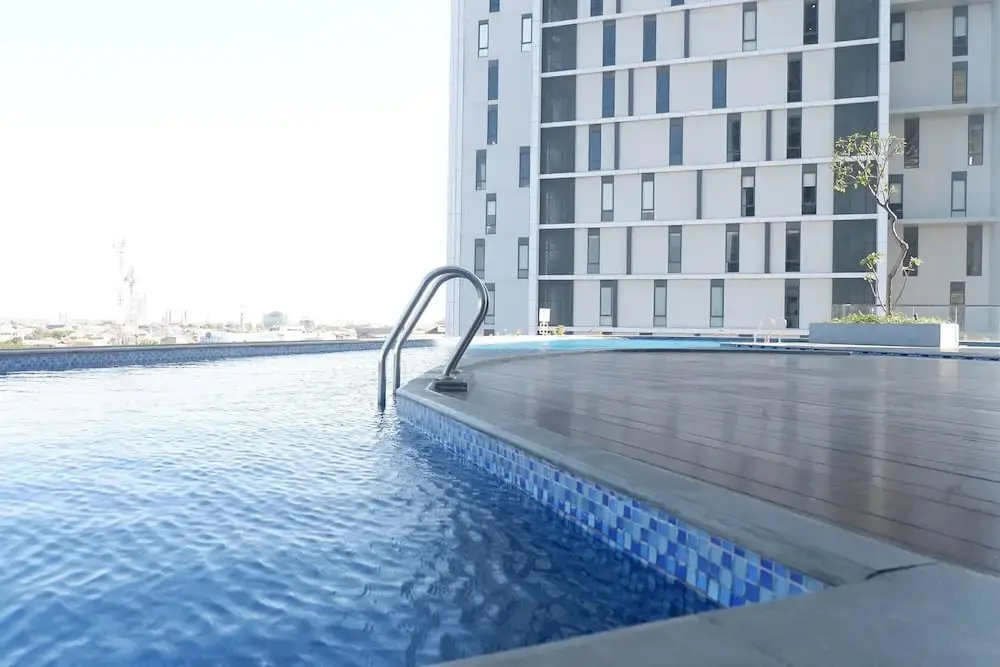 Сурабая: High Floor with City View 2BR Apartment at The Linden