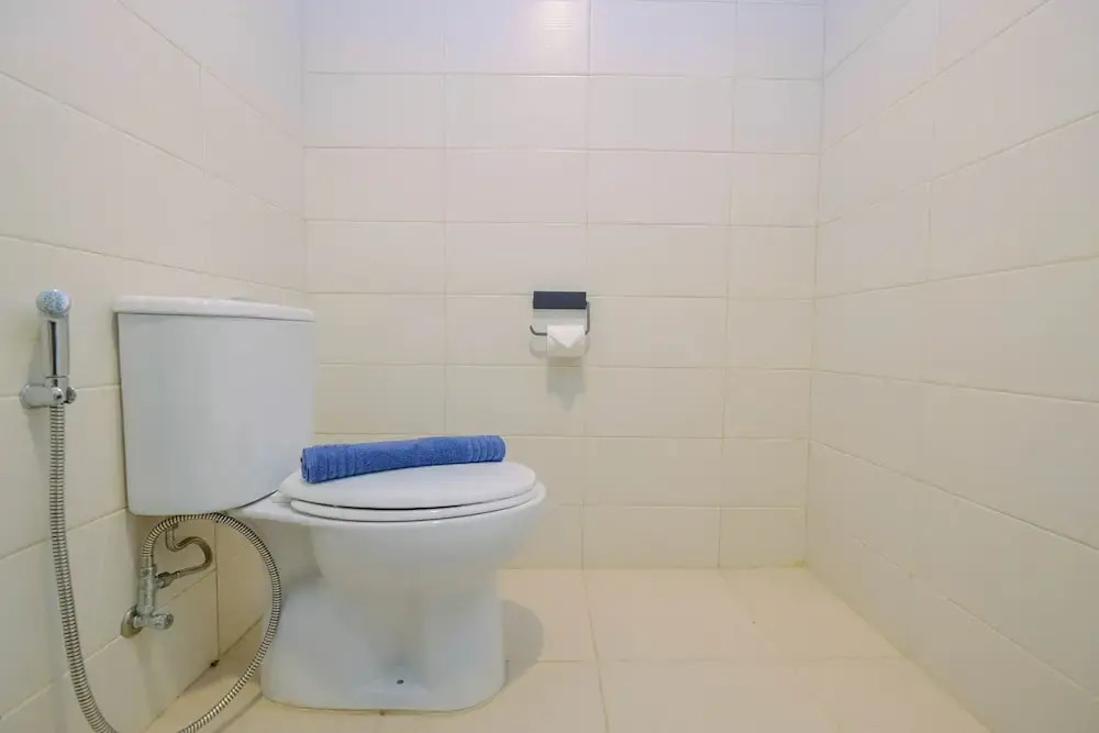 Джакарта: Comfortable Studio Apartment at Woodland Park Residence
