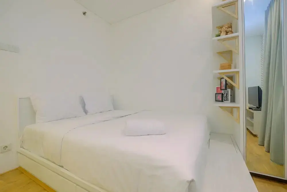 Джакарта: Comfortable Studio Apartment at Woodland Park Residence