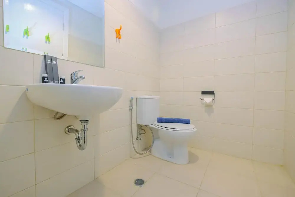 Джакарта: Comfortable Studio Apartment at Woodland Park Residence