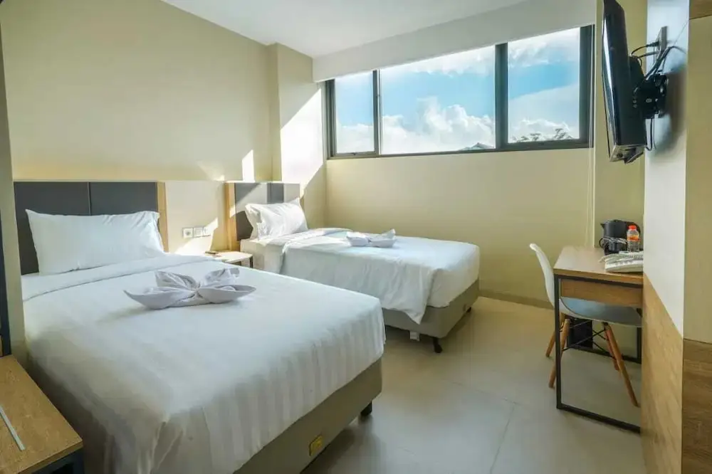 Вонособо: Front One Harvest Hotel Wonosobo