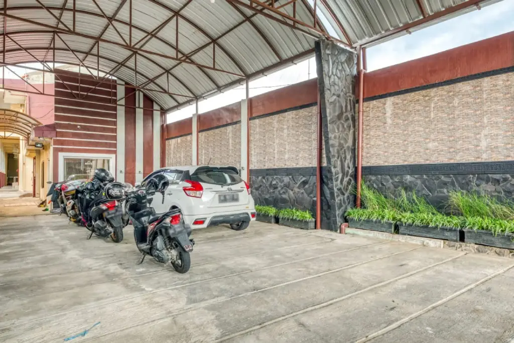 Блитар: RedDoorz Syariah near Kebon Rojo Park Blitar
