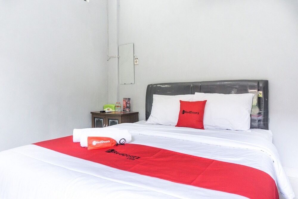 Пакитан: RedDoorz @ WR Supratman Pacitan