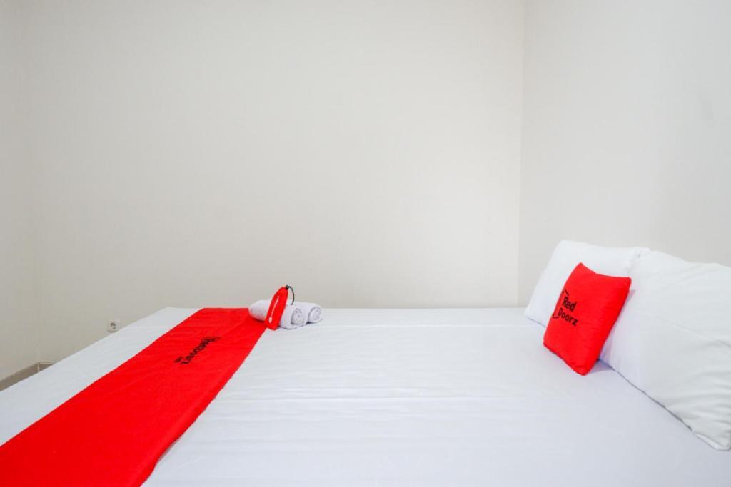 Тегал: RedDoorz near Pacific Mall Tegal 2
