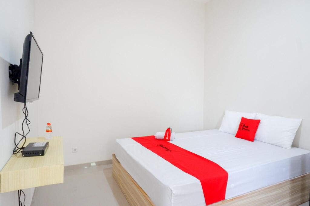 Тегал: RedDoorz near Pacific Mall Tegal 2