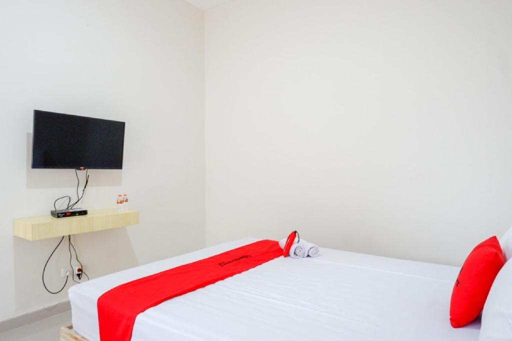 Тегал: RedDoorz near Pacific Mall Tegal 2