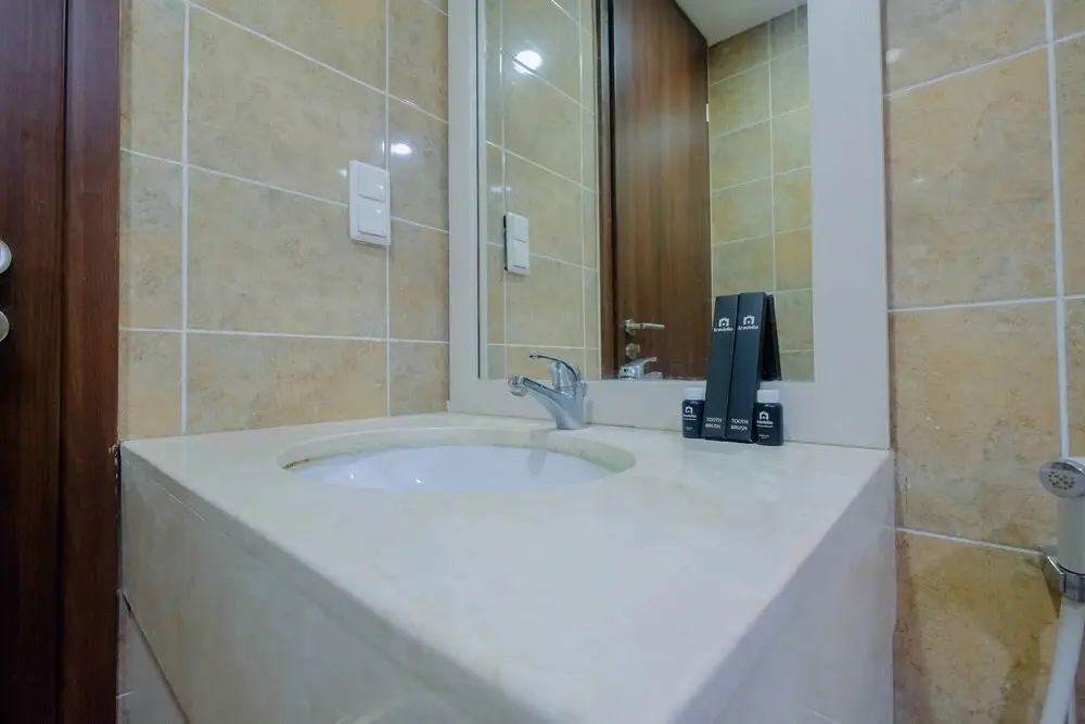Джакарта: Modern 2BR Apartment at Kemang Village By Travelio