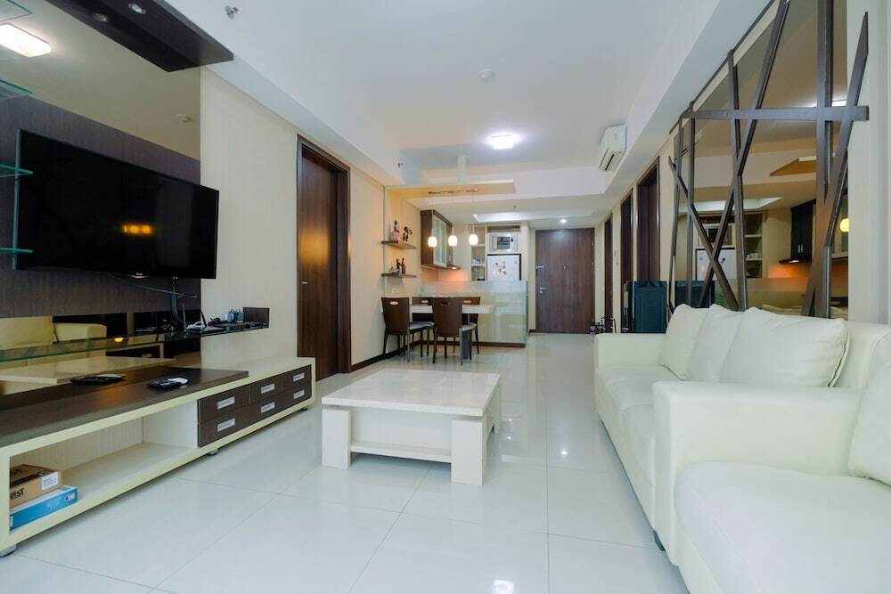 Modern 2BR Apartment at Kemang Village By Travelio — фото 1