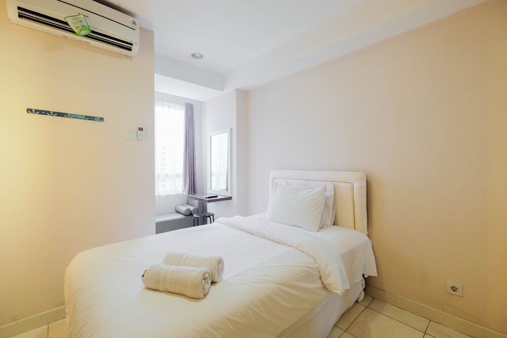Депок: Cozy Studio Apartment at Cinere Bellevue