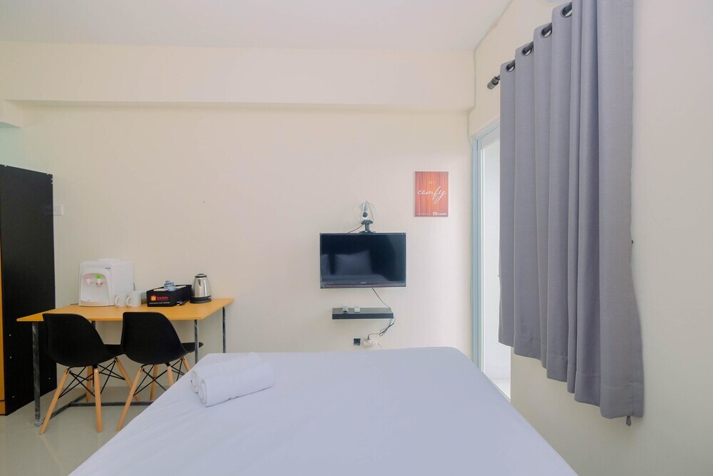 Богор: Comfy Studio Bogorienze Resort Apartment near The Jungle Fest By Travelio