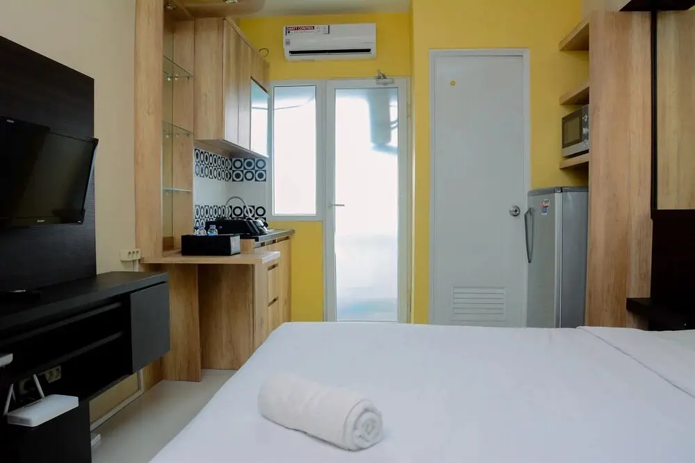 Джакарта: Stylish and Convenient Studio Green Pramuka Apartment