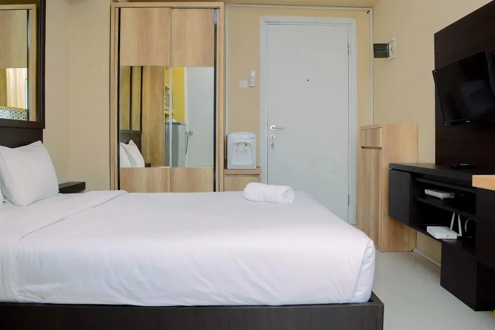 Джакарта: Stylish and Convenient Studio Green Pramuka Apartment