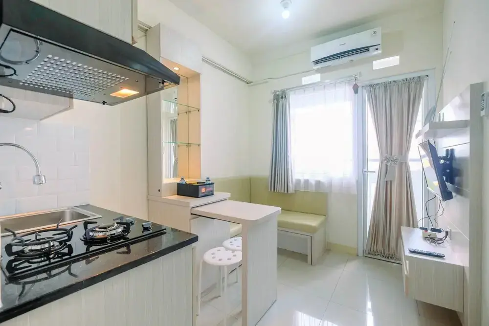 Джакарта: Chic and Cozy 2BR Apartment at Green Pramuka City