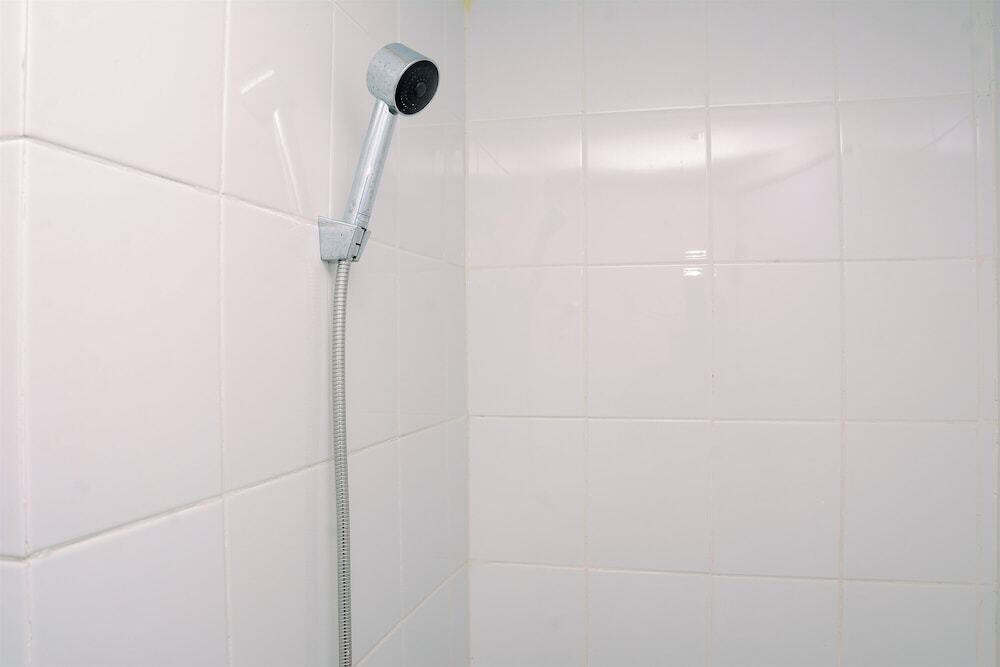 Джакарта: Comfy Studio Green Pramuka Apartment with City View